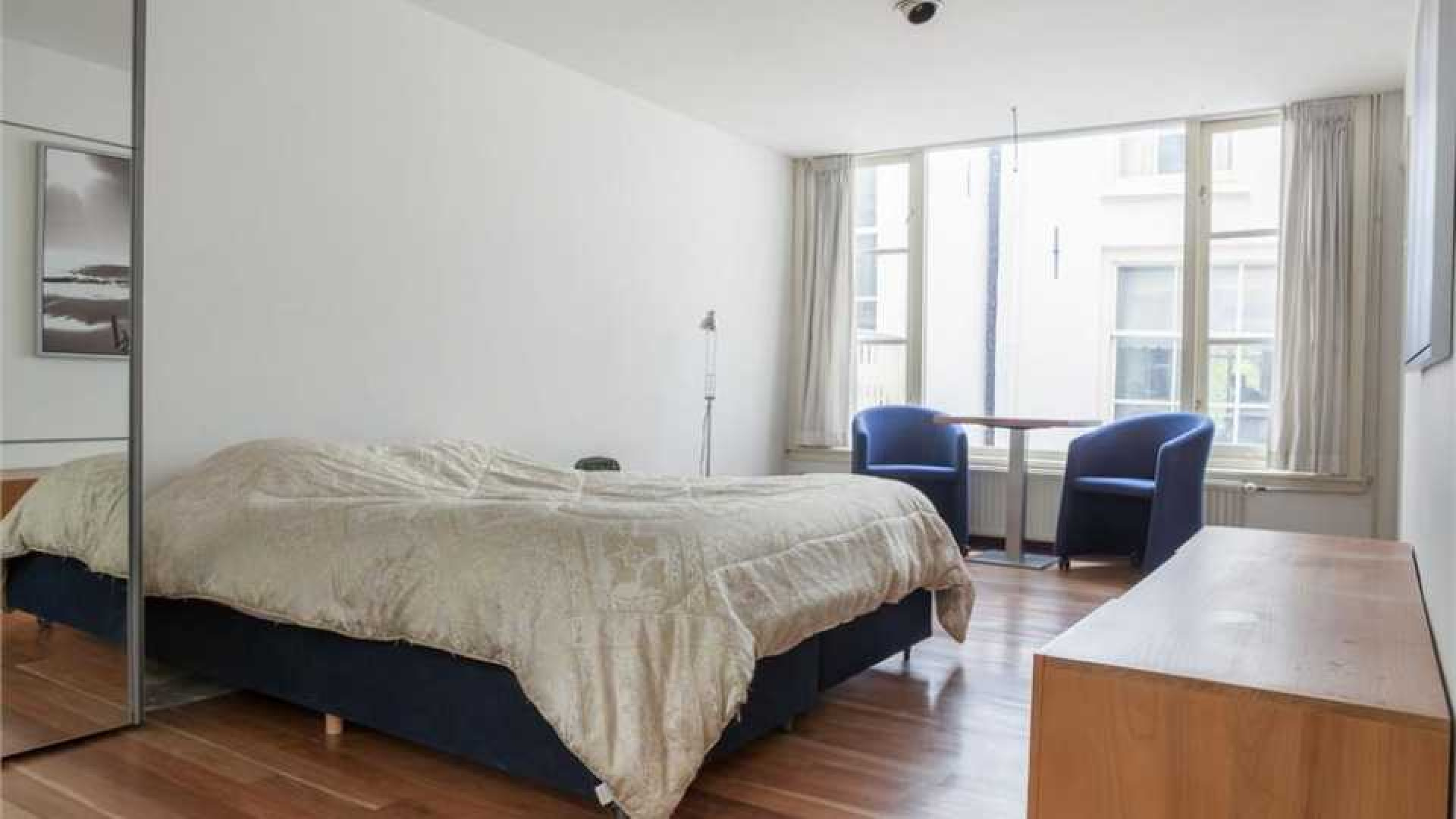 Robine van der Meer koopt prachtig appartement aan de Singel in Amsterdam. Zie foto's 17