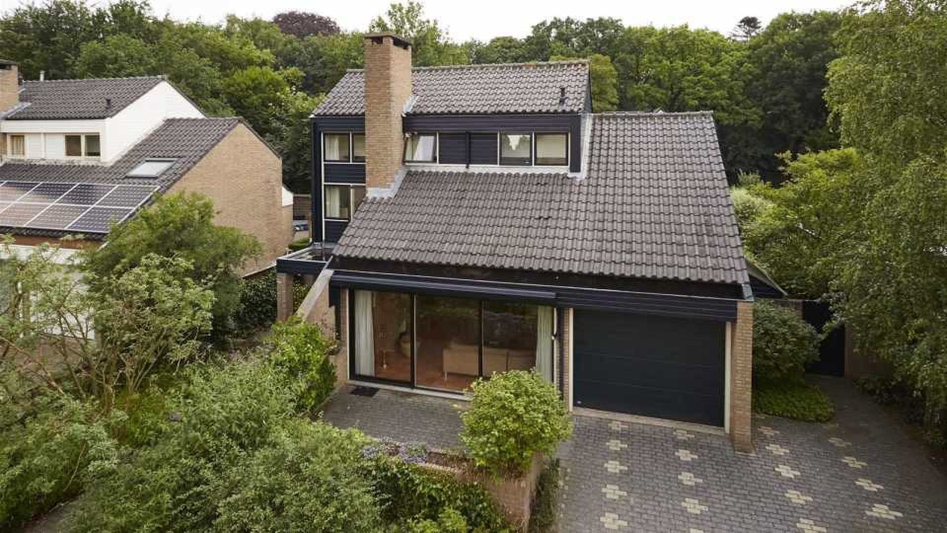 Voormalig NOS Journaal presentator Gijs Wanders zet zijn familiehuis te koop. Zie foto's 1