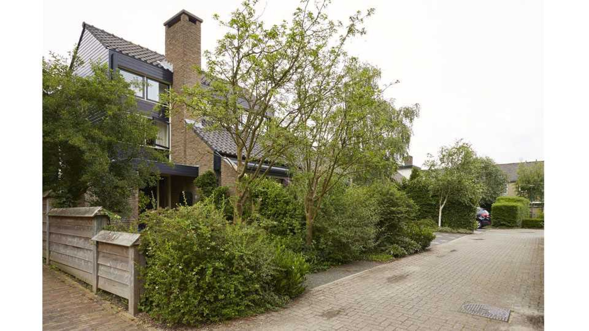 Voormalig NOS Journaal presentator Gijs Wanders zet zijn familiehuis te koop. Zie foto's