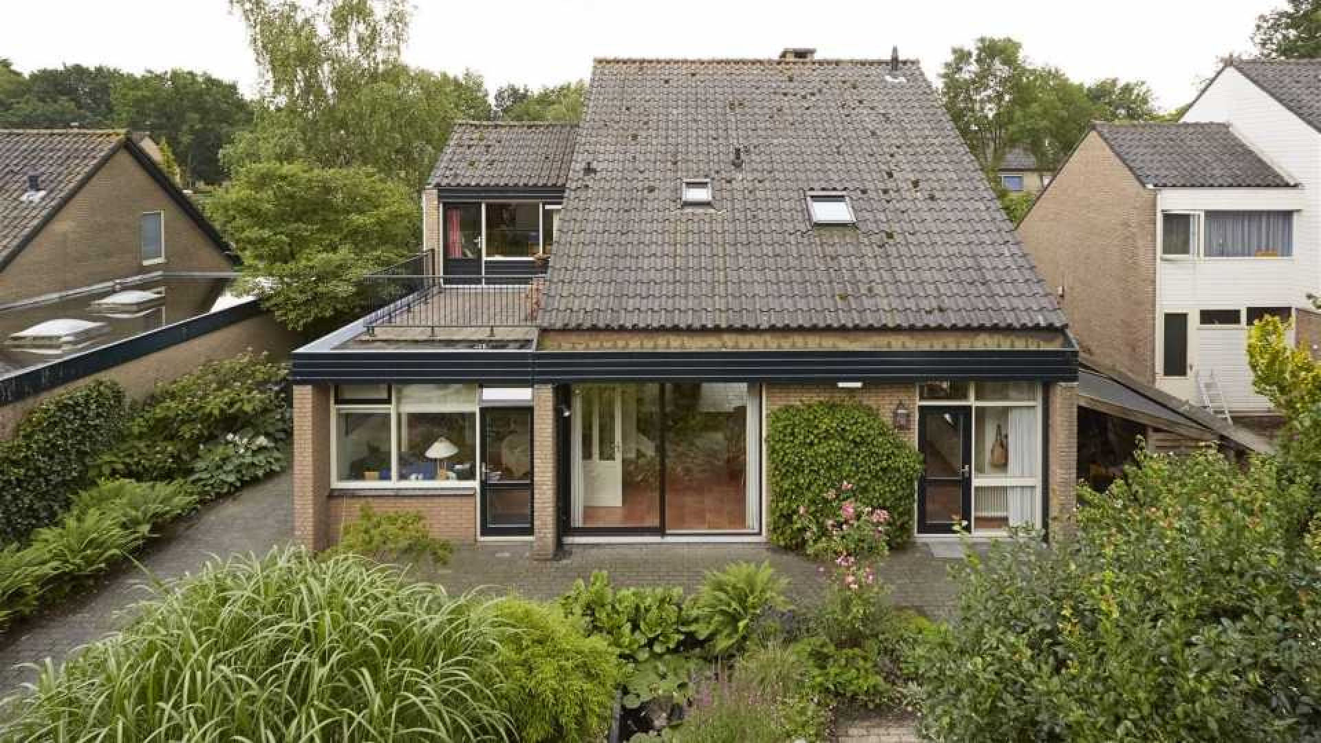 Voormalig NOS Journaal presentator Gijs Wanders zet zijn familiehuis te koop. Zie foto's 20