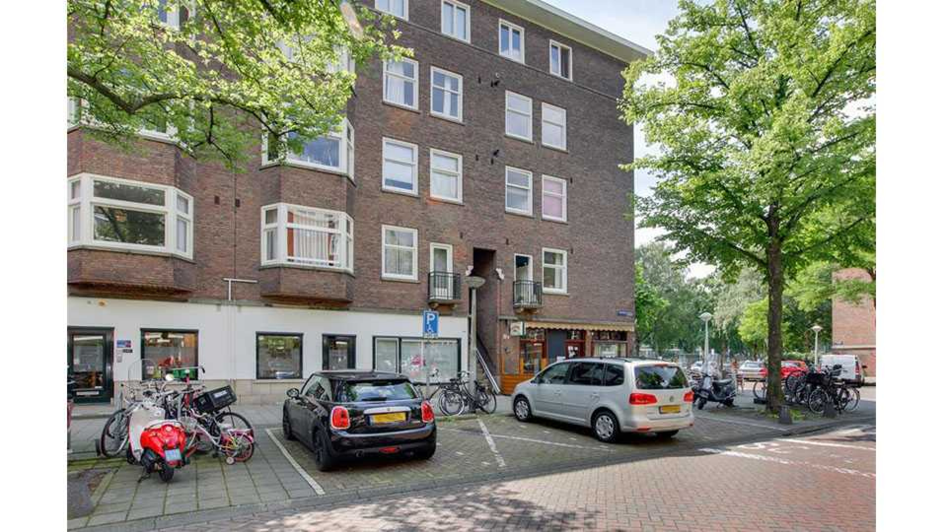 Heleen van Royen koopt appartement in Amsterdamse Rivierenbuurt. Zie foto's!