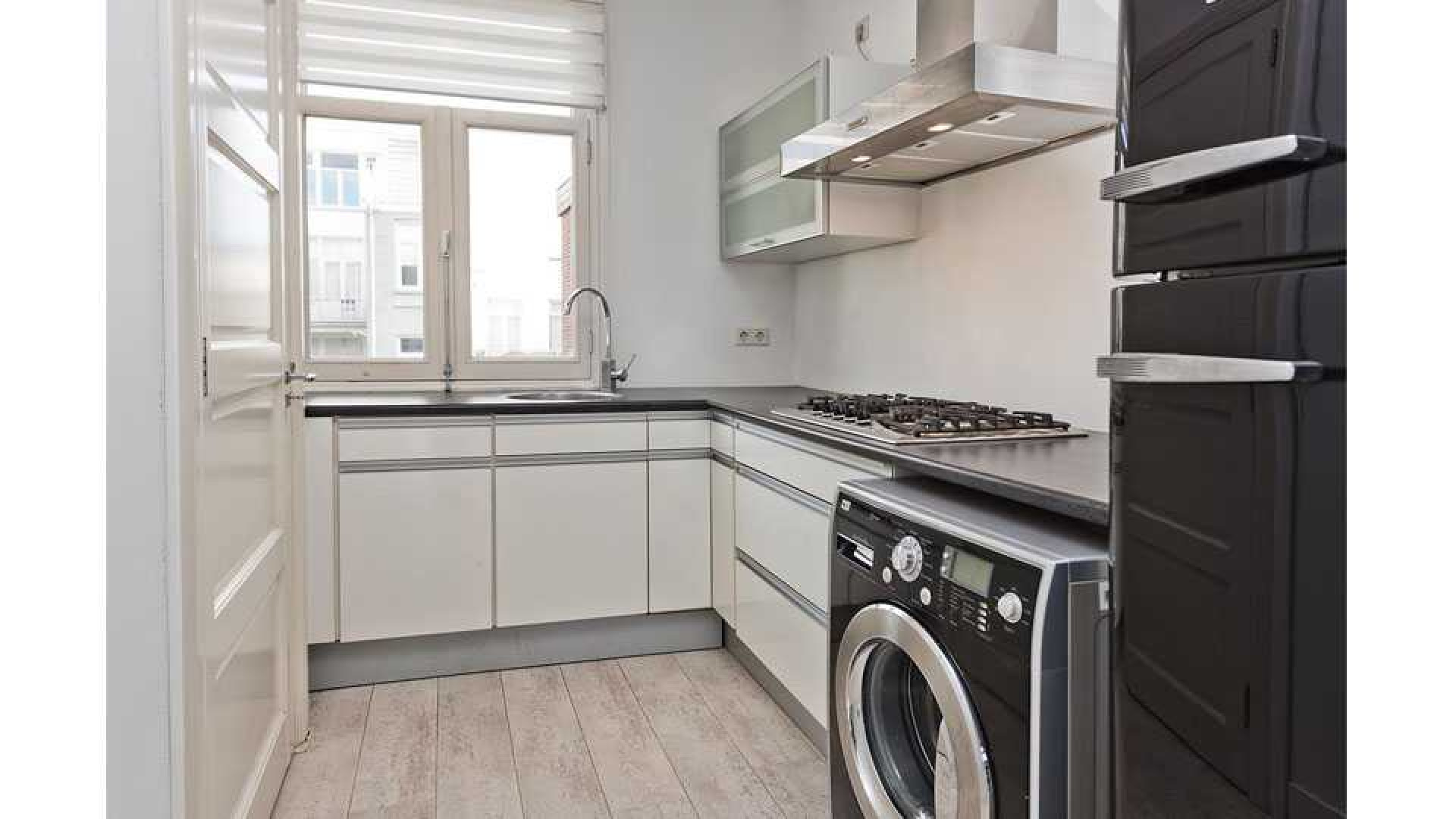 Ronald Koeman maakt vette winst met zijn Amsterdamse appartement. Zie foto's