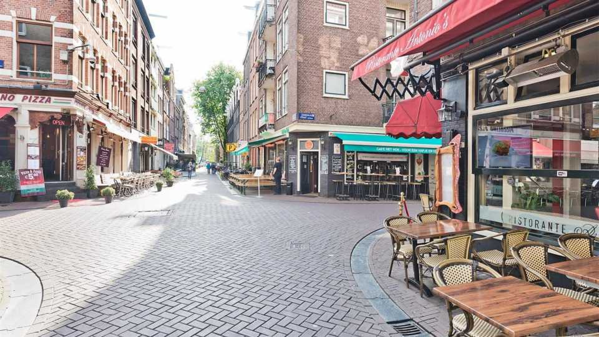 Ronald Koeman zet zijn appartement in centrum van Amsterdam te koop. Zie foto's 9