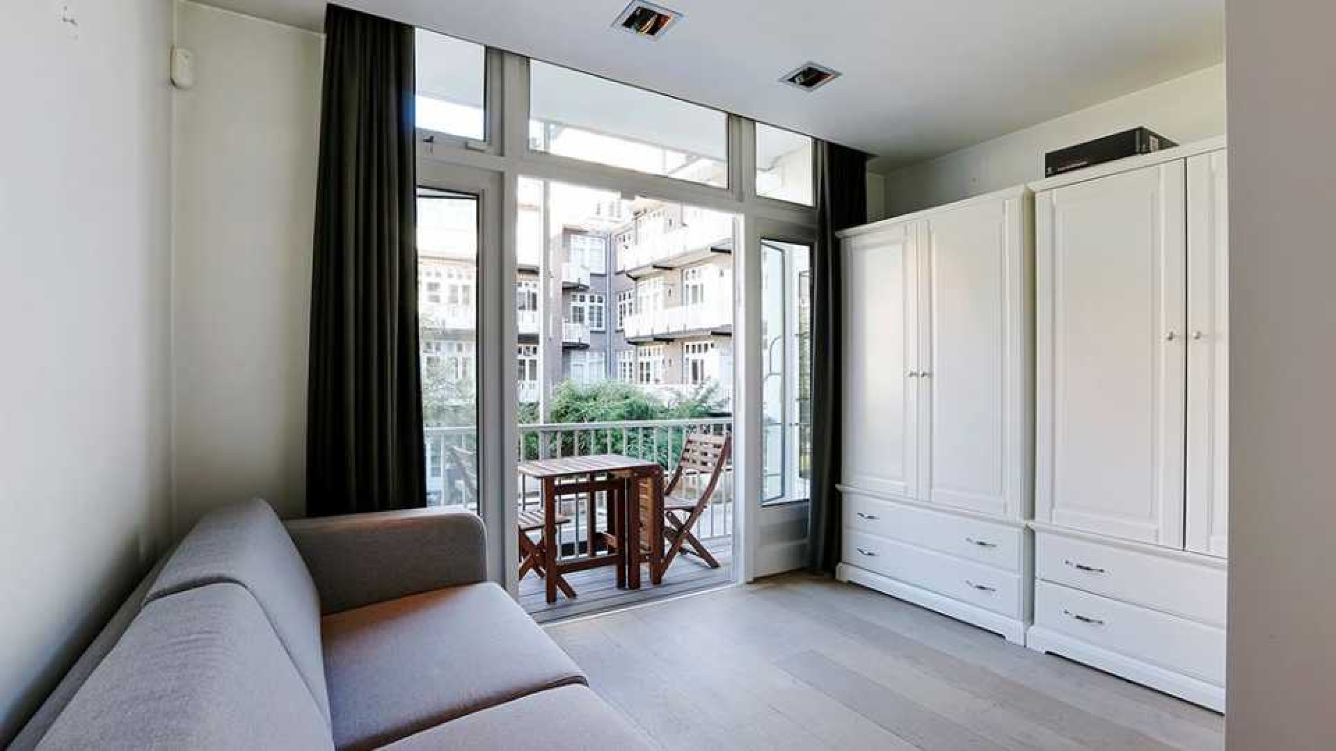 Marvin Breukhoven zet zijn luxe appartement te koop. Zie foto's 7