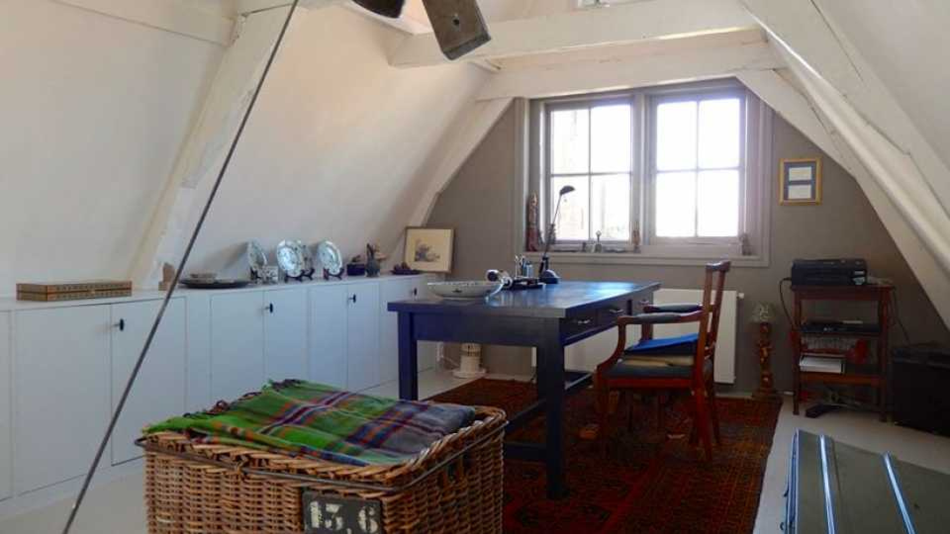Sonja Bakker koopt zeer luxe grachtenappartement in Amsterdam. Zie foto's