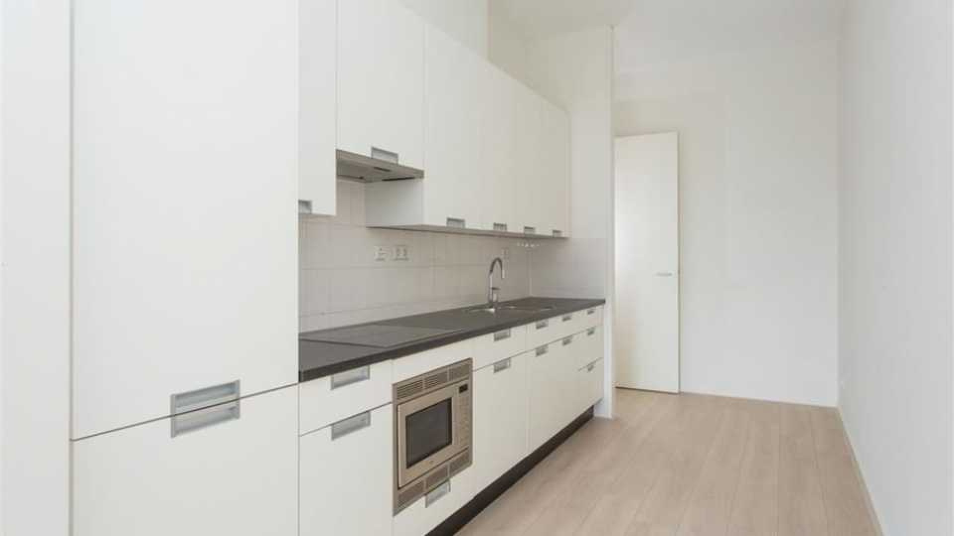 Ajax voetballer Joel Veltman huurt zeer luxe appartement aan de Zuid As in Amsterdam. Zie foto's