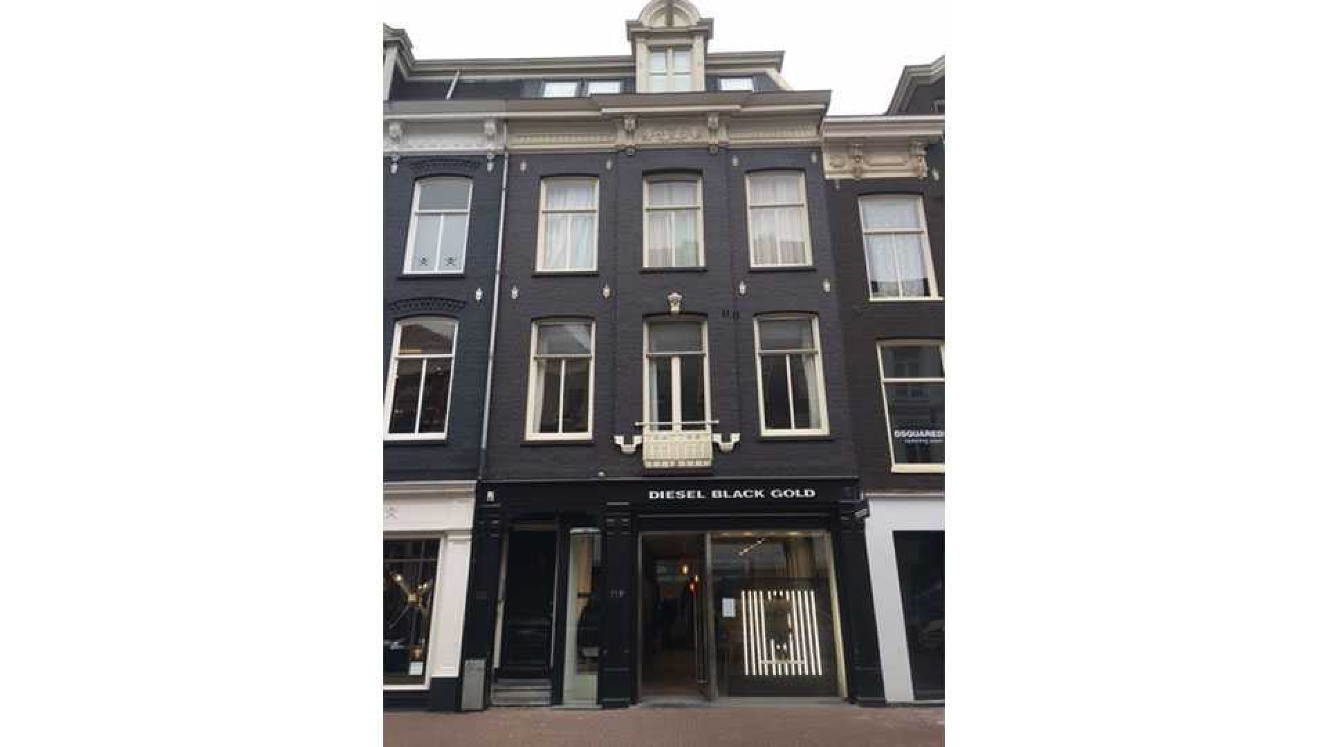 Dit is het nieuwe huurappartement van Gordon in de Amsterdamse PC Hooftstraat. Zie foto's 1