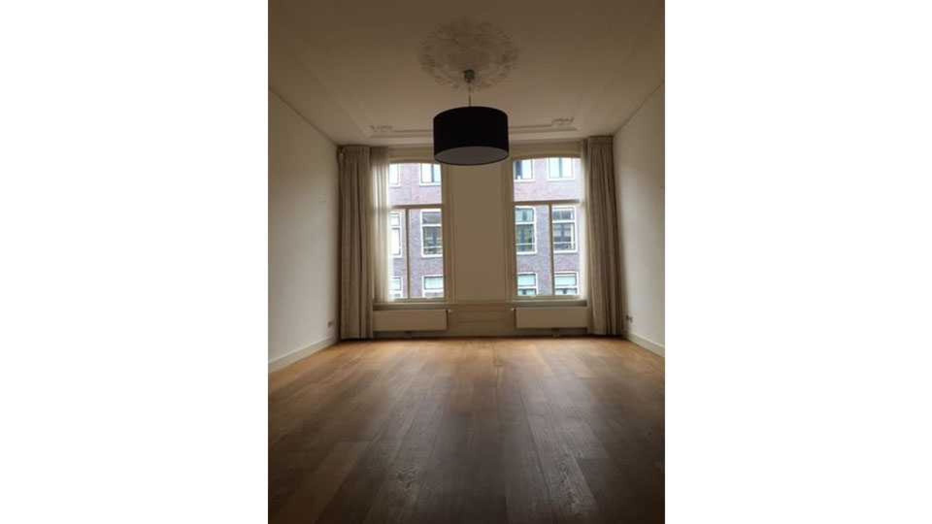 Dit is het nieuwe huurappartement van Gordon in de Amsterdamse PC Hooftstraat. Zie foto's 3