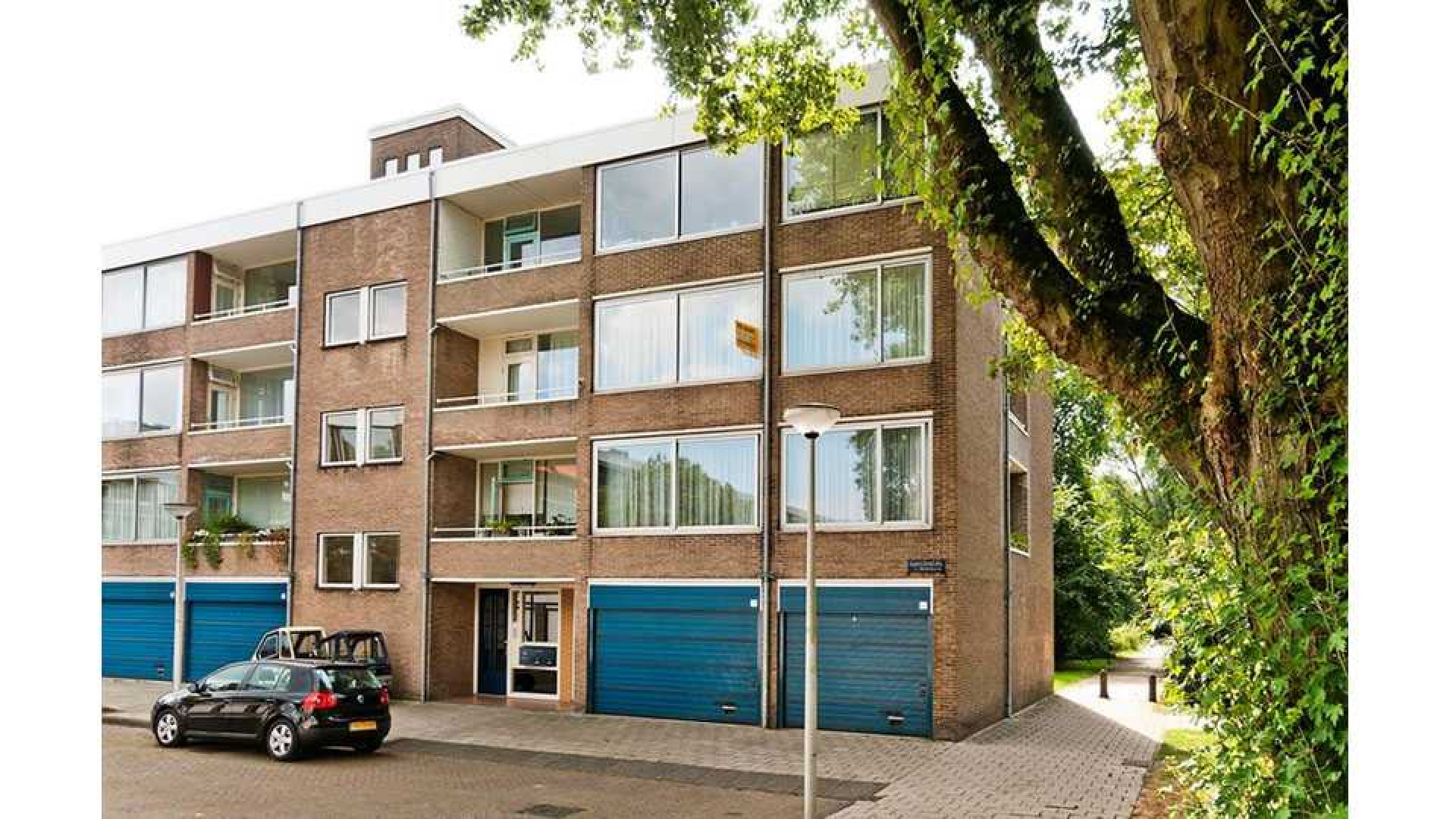 Loretta Schrijver koopt een appartement in Amsterdam. Zie foto's