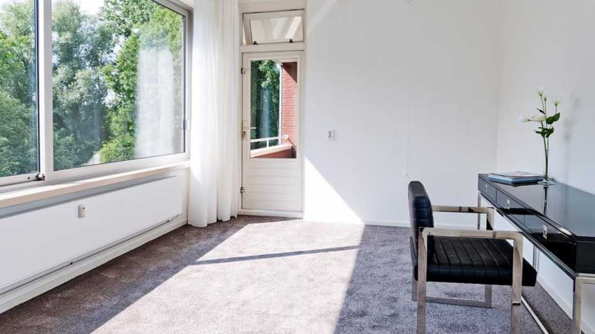 Loretta Schrijver koopt een appartement in Amsterdam. Zie foto's 11