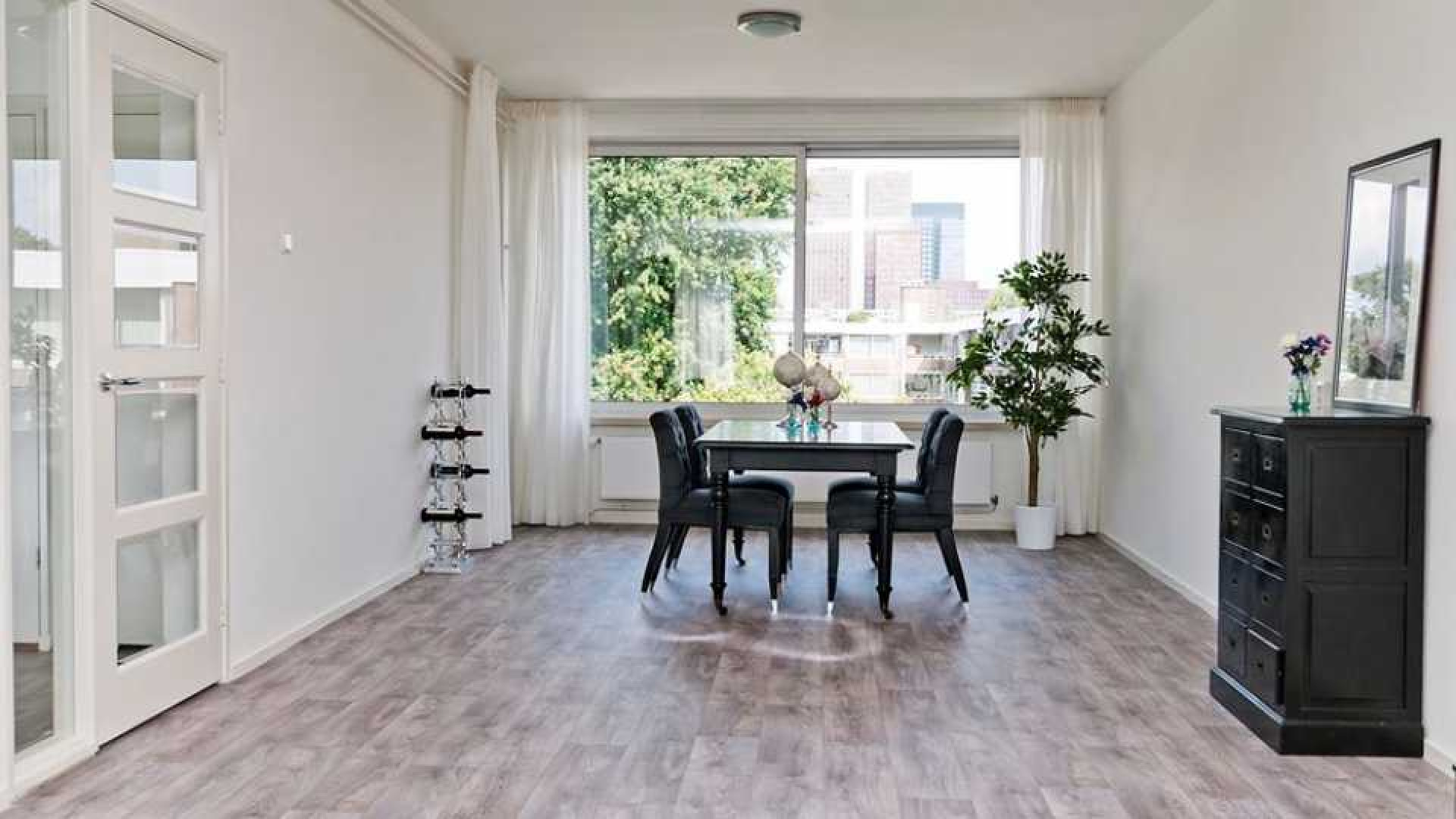 Loretta Schrijver koopt een appartement in Amsterdam. Zie foto's