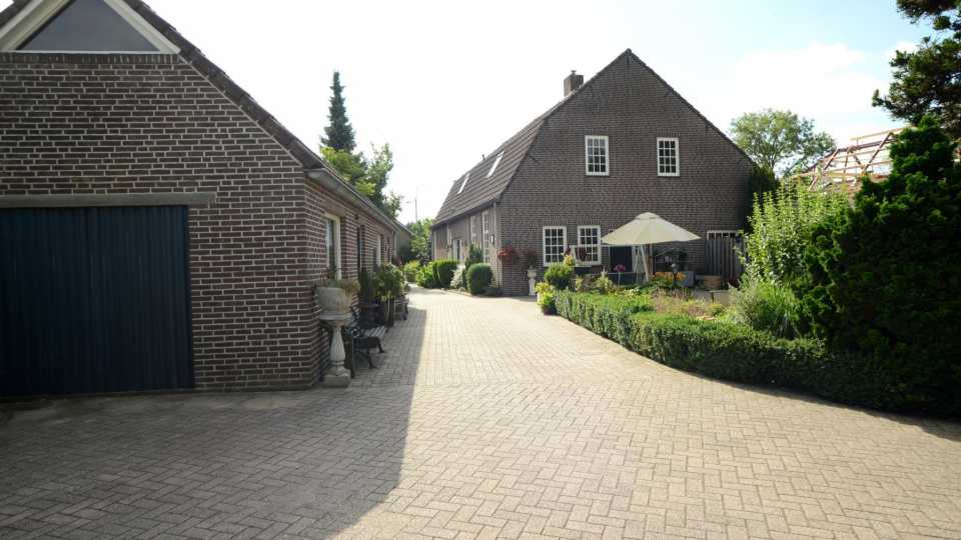 Michael van Gerwen huurt luxe woonboerderij. Zie foto's