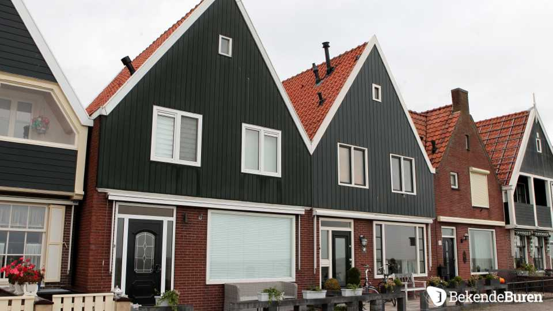 Jan Smit koopt dijkhuis in Volendam. Zie foto's