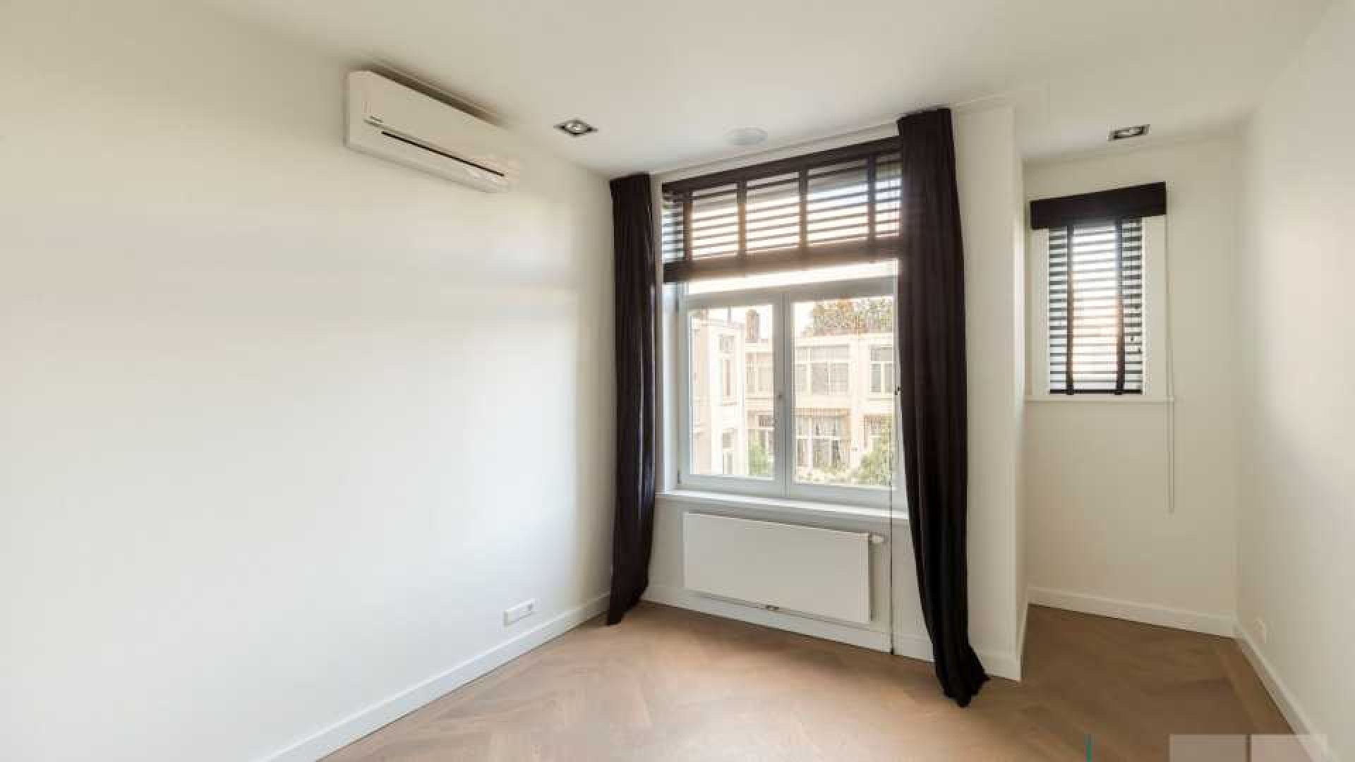 Leco van Zadelhoff zet zijn luxe appartement in Amsterdam Zuid te koop. Zie foto's