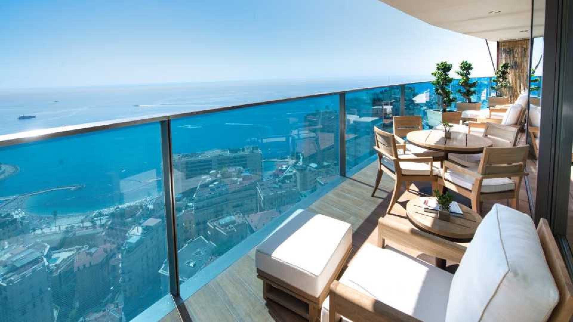 Dit droomappartement huurt Tatjana in Monaco. Zie foto's 1