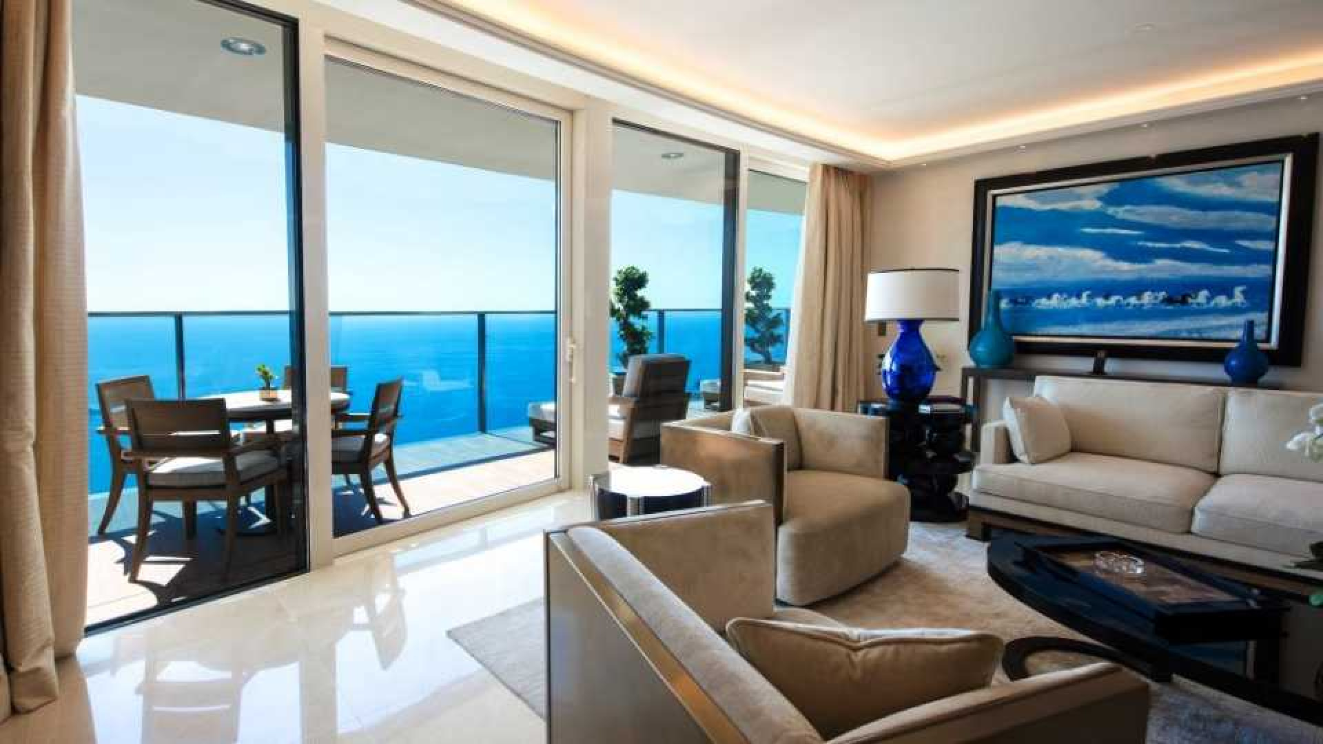 Dit droomappartement huurt Tatjana in Monaco. Zie foto's 3