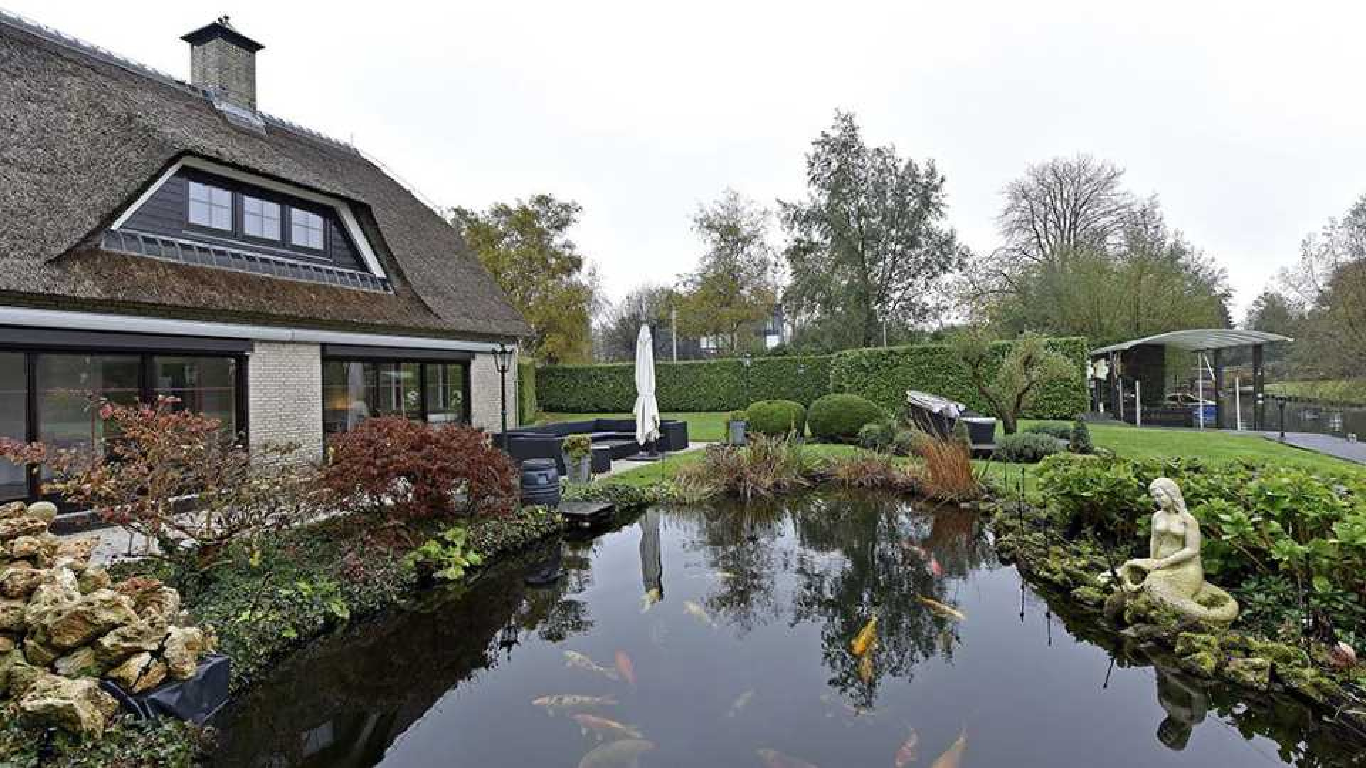 Villa overleden  volkszanger Andre Hazes staat weer te koop. Zie foto's 20