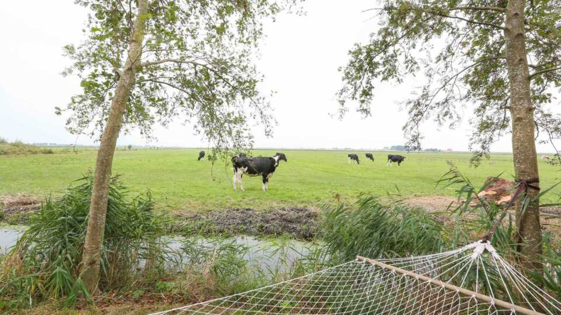 Dit is het deels afgebrande landhuis van Jan Jaap van der Wal. Zie foto's 16