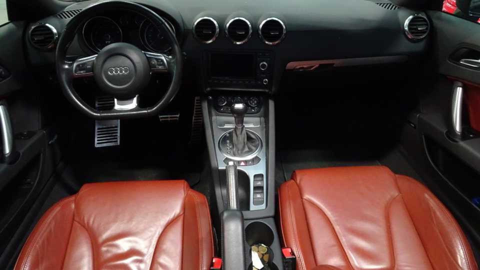 Audi TT van Patricia Paay door eigen schuld niet verkocht. Zie foto's 5