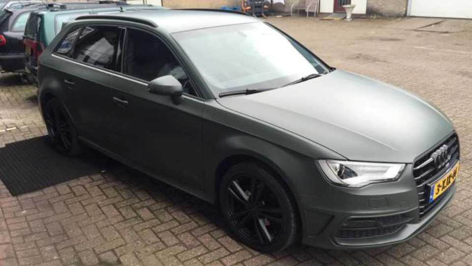 Fajah Lourens zet haar Audi A3 te koop. Zie foto's 3