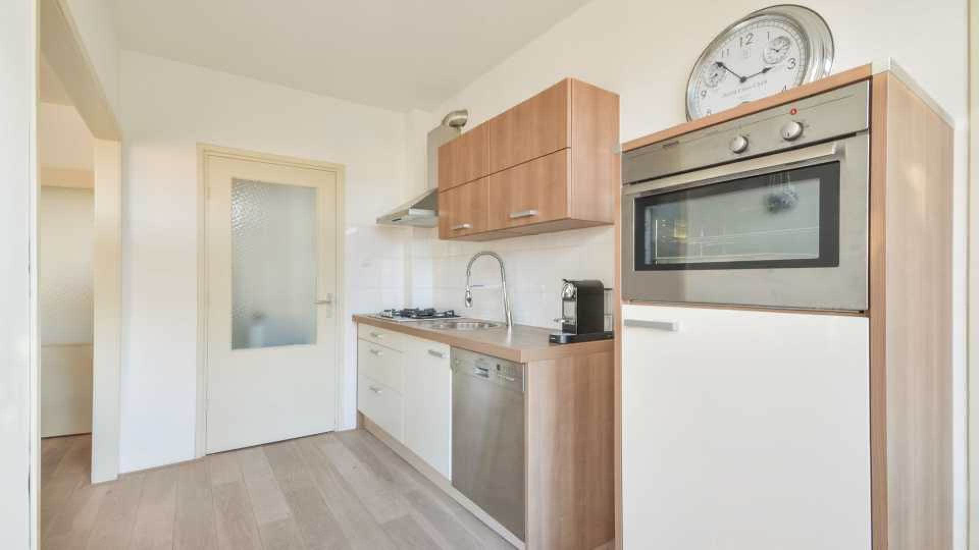 Ruud Gullit heeft vandaag dankzij rechter zijn appartement overgedragen aan nieuwe eigenaar. Zie foto's 11