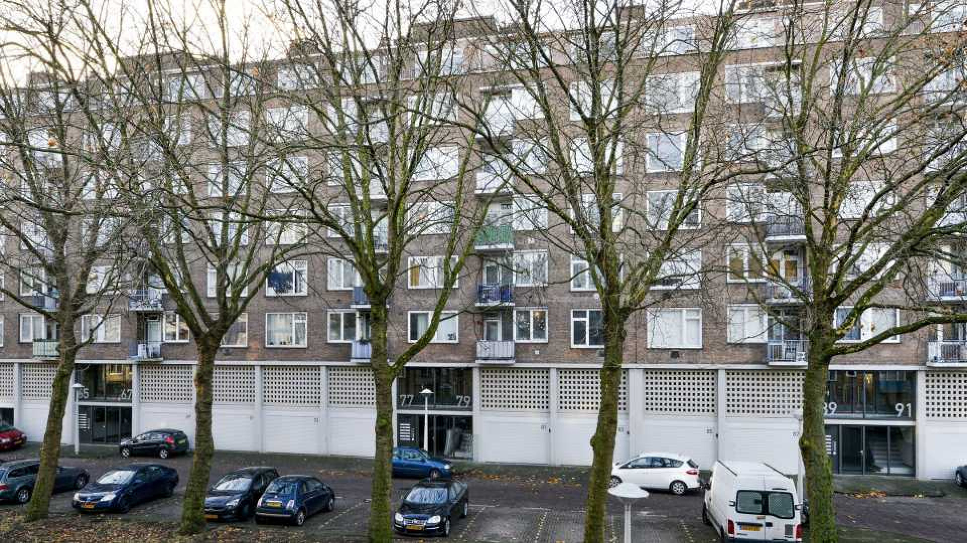 Feijenoord speler Karim El Ahmadi koopt driekamer appartement in Amsterdam. Zie foto's 1