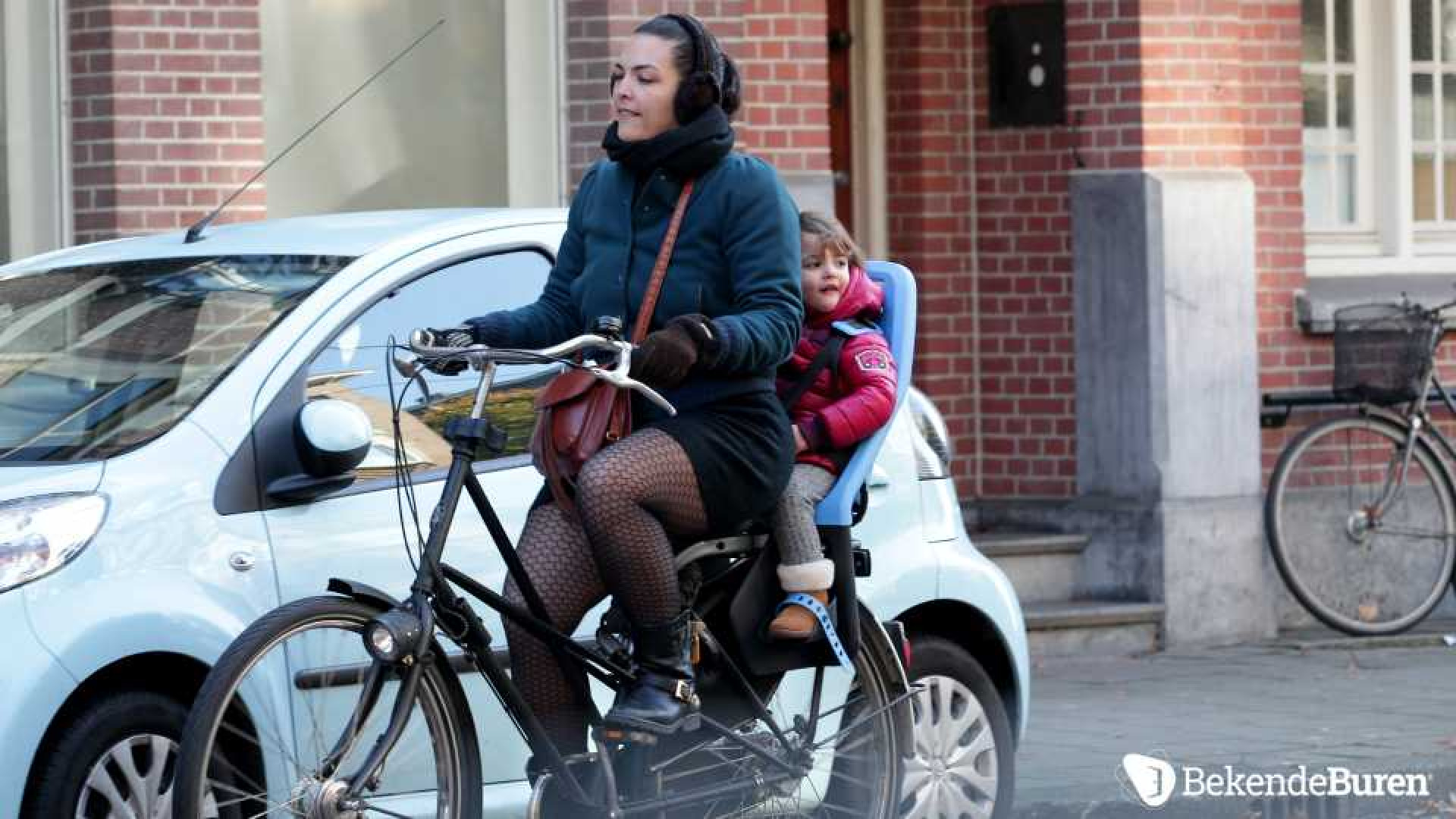 Caro Emerald geniet zichtbaar van haar dochtertje. Zie exclusieve foto's 4
