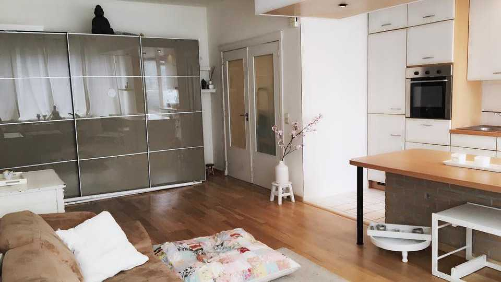 Vriendin Martijn Krabbe zet haar appartement in Belgie te koop. Zie foto's