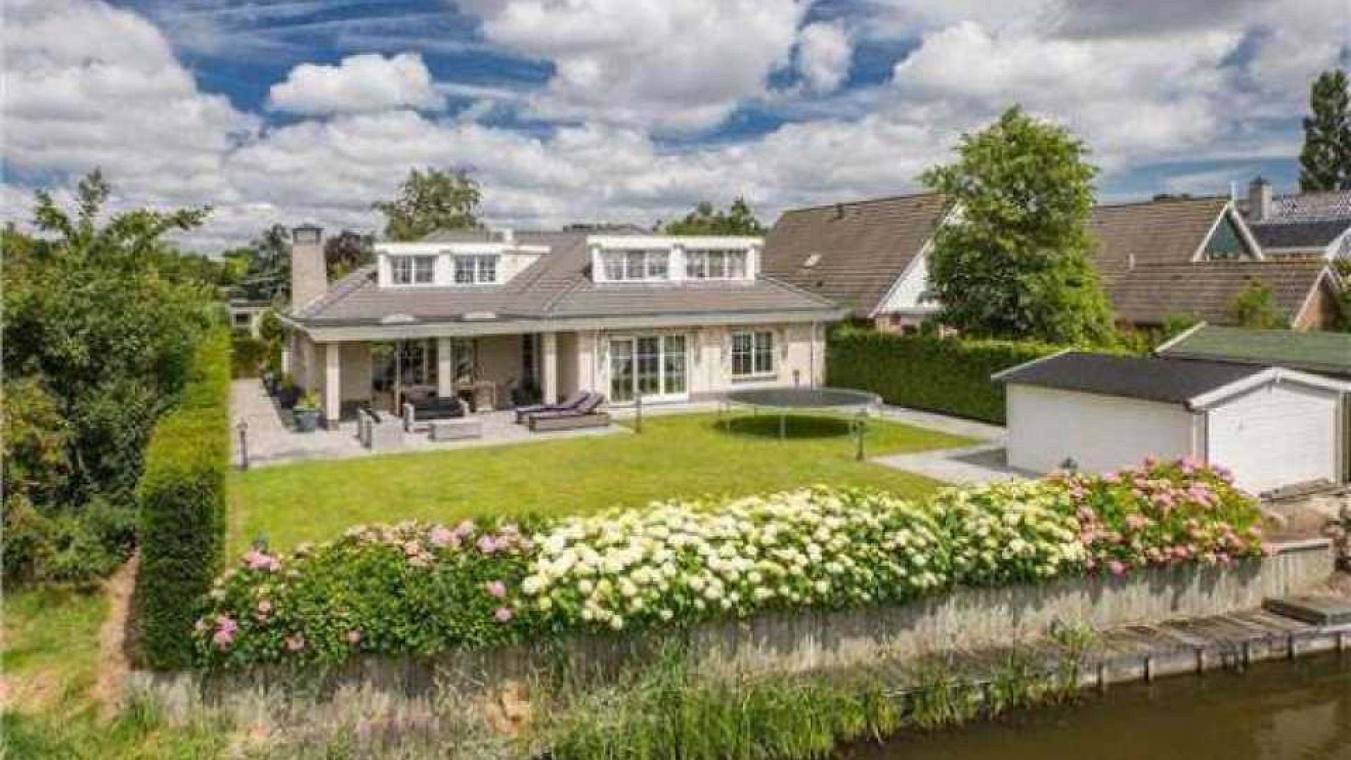 Voetballers huizen: Dit is de riante villa in Abcoude van Quincy Promes