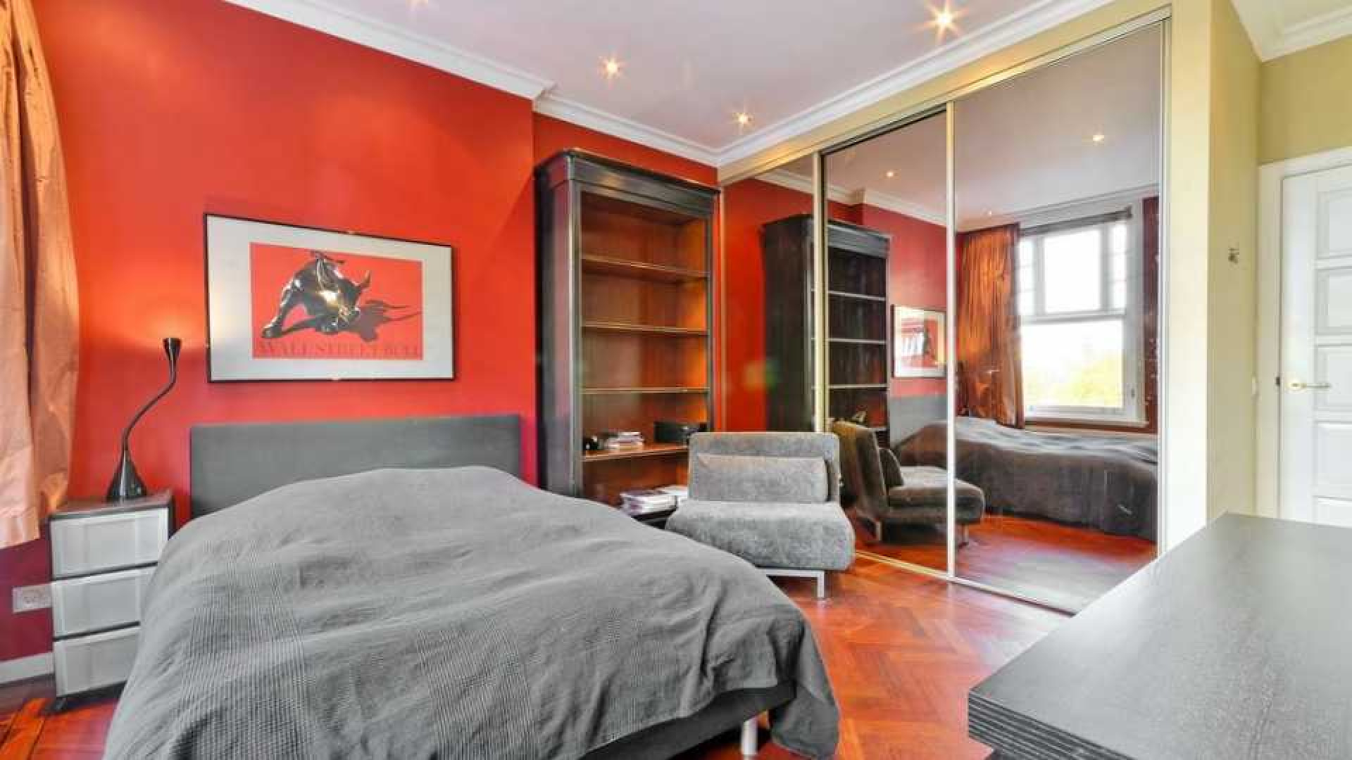 Chazia Mourali koopt met eigen geld luxe appartement in Amsterdam Zuid. Zie foto's 12