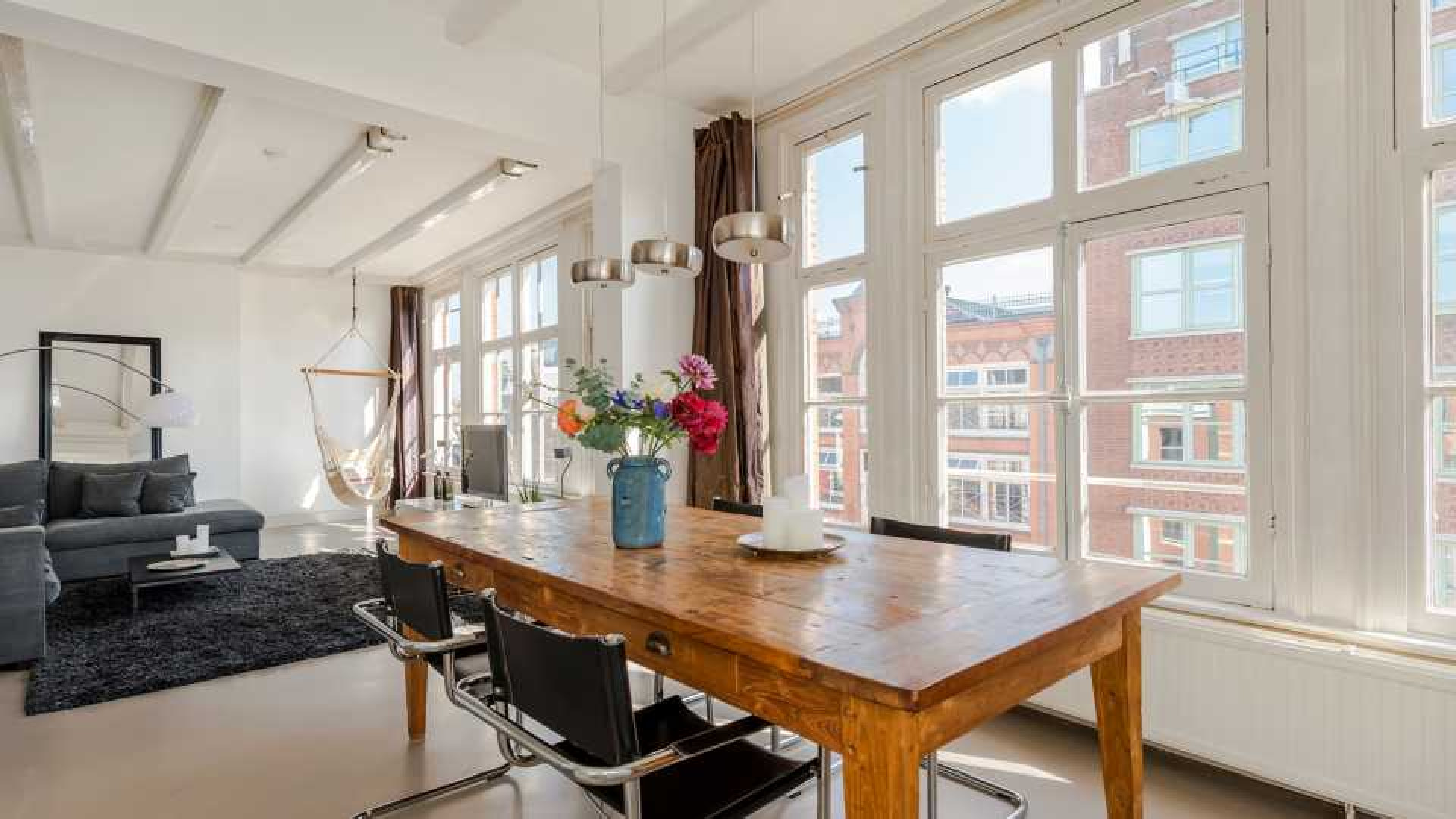 Barry Paf heeft zijn appartement in centrum van Amsterdam verkocht. Zie foto's