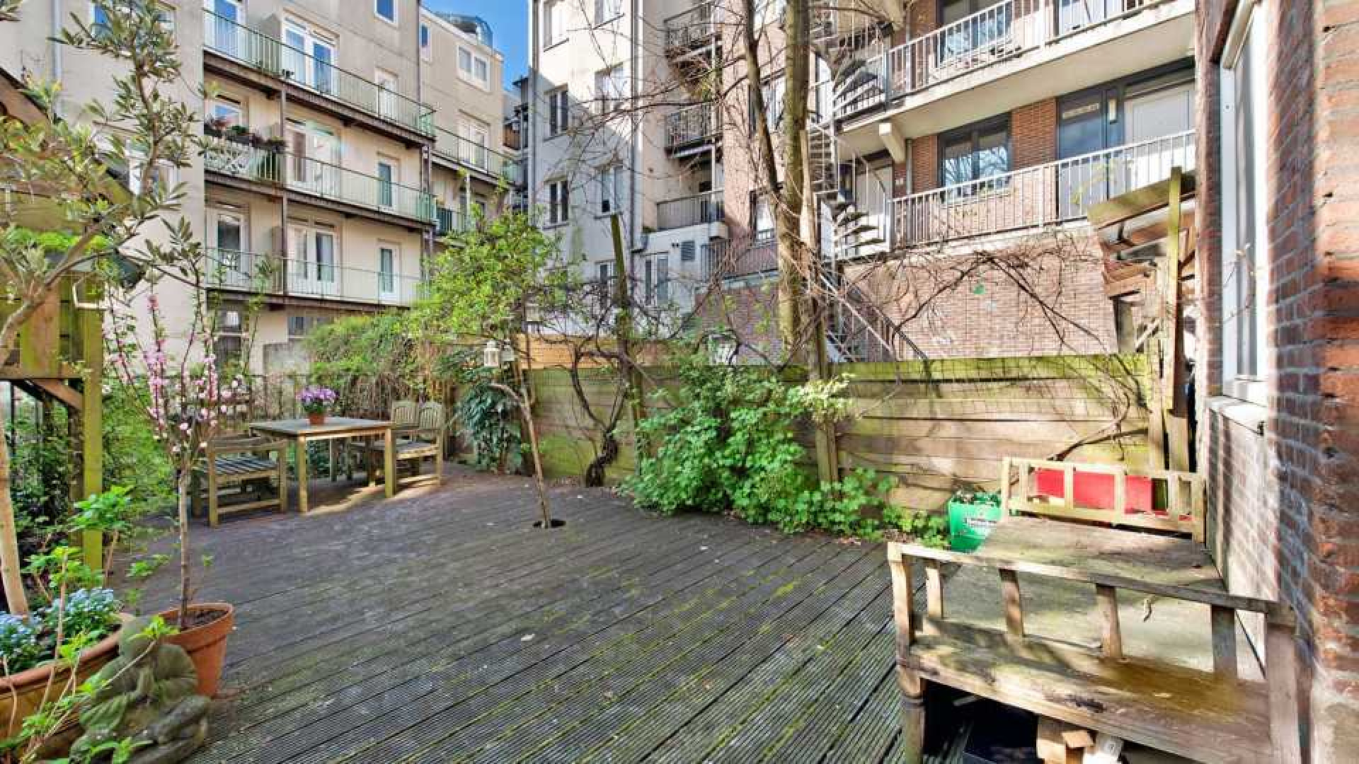 Matthijs van Nieuwkerk verkoopt zijn appartement zwaar boven de vraagprijs. Zie foto's 8