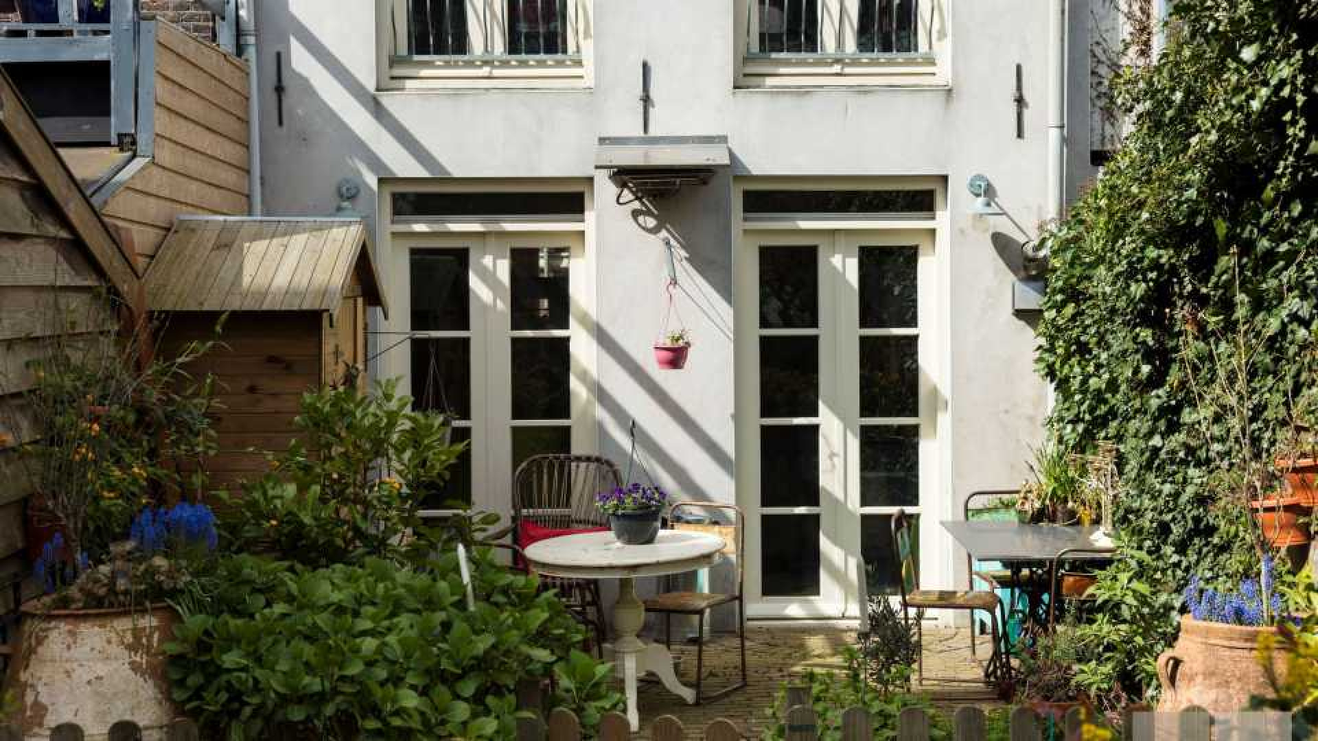 Rob Oudkerk haalt zijn scheidingshuis uit de verkoop. Zie foto's 15