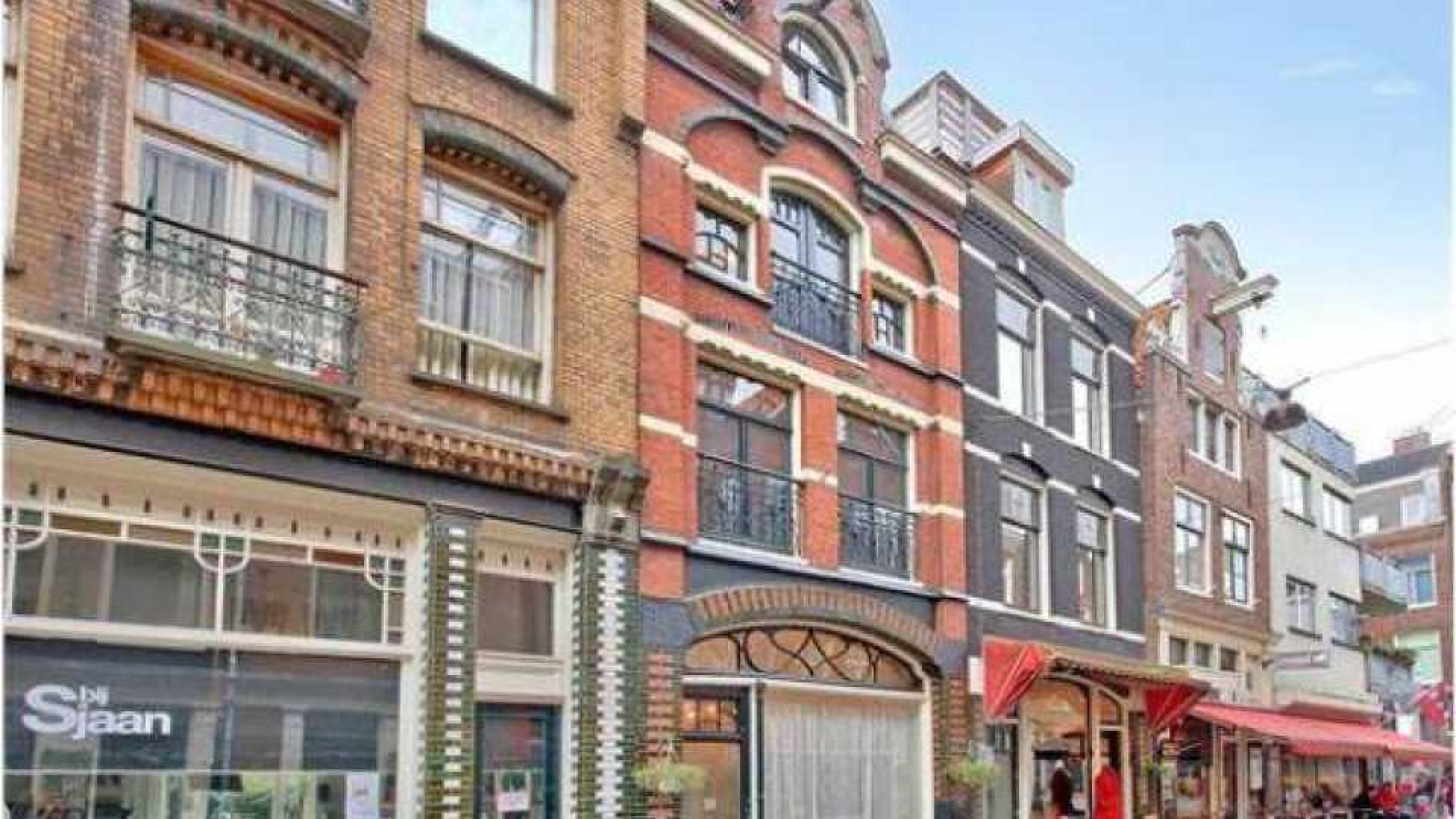 Dit is het knusse Amsterdamse Jordanese huis van wijnboer en tv presentator Ilja Gort. Zie foto's 2
