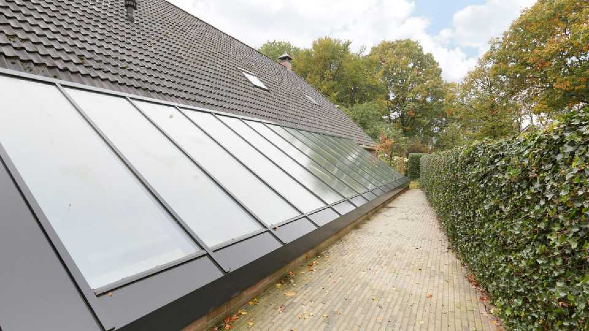 Johan Derksen betaalde bijna halve ton euro's om deze boerderij niet te hoeven kopen. Zie foto's 19