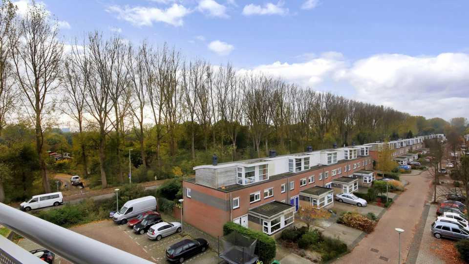 Patrick Kluivert verkoopt zijn Amsterdamse appartement. Zie foto's 15