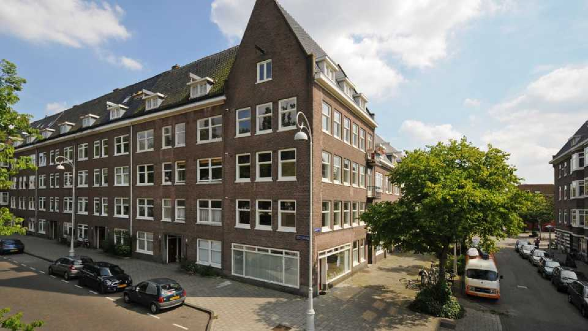 Reinout Oerlemans zet tweekamer appartement te huur. Zie foto's 1