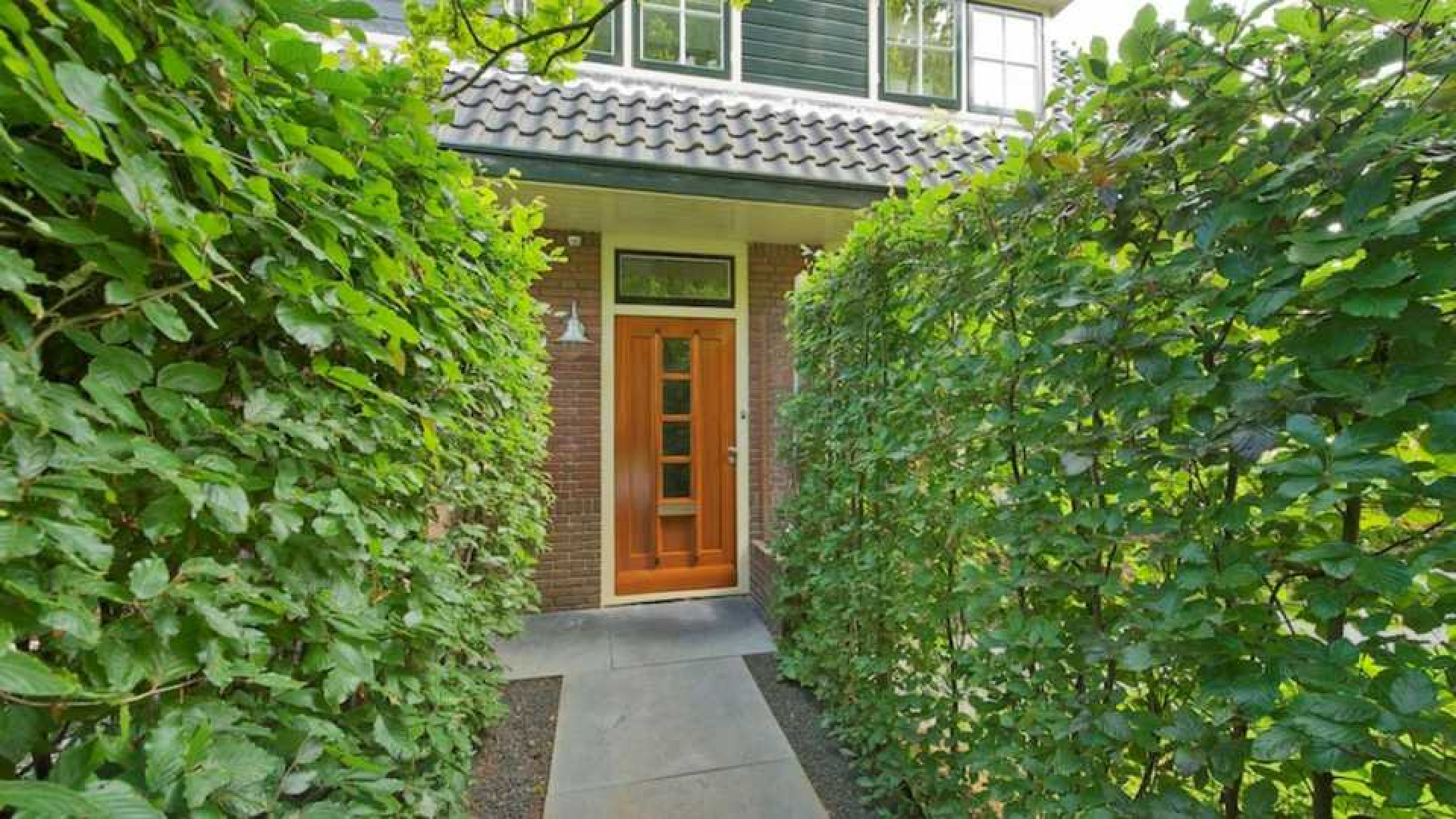 John de Mol koopt luxe twee onder 1 kapwoning met gastenverblijf in Eemnes. Zie foto's 2