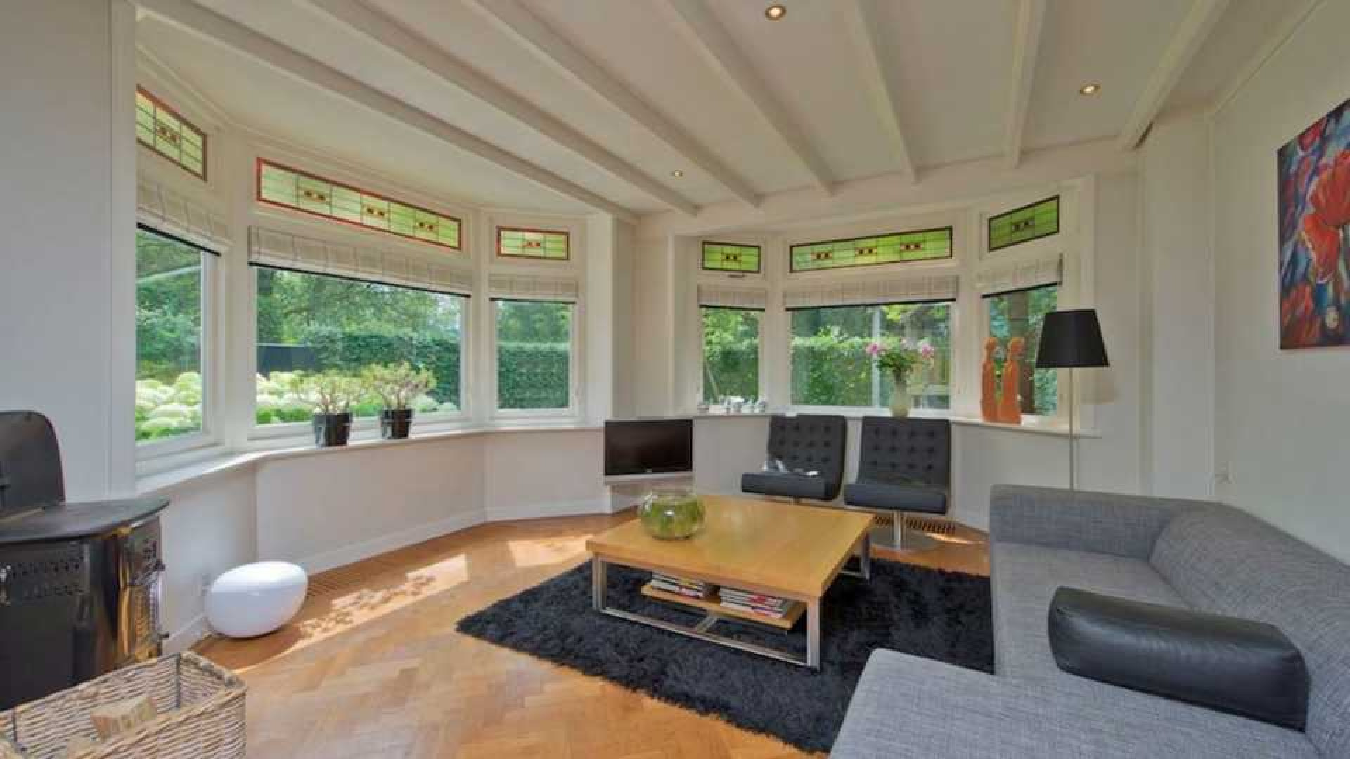 John de Mol koopt luxe twee onder 1 kapwoning met gastenverblijf in Eemnes. Zie foto's 3