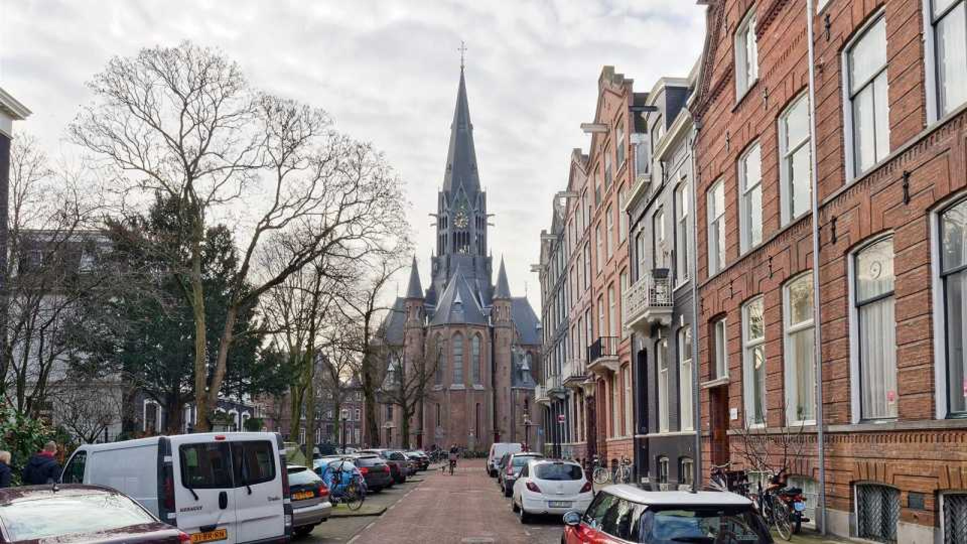 Zanger Dotan koopt miljoenenappartement in Amsterdam Zuid. Zie foto's 19