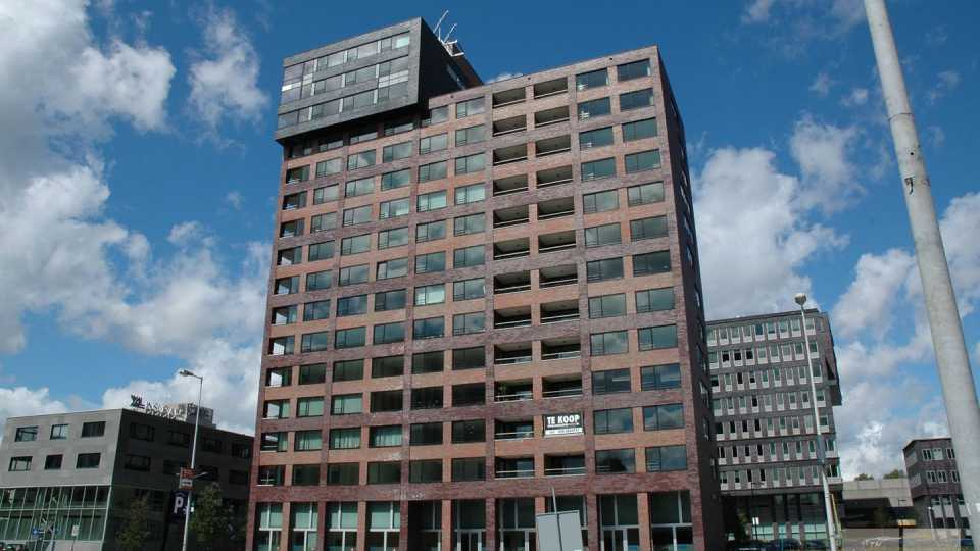 Monica Geuze koopt luxe driekamer appartement in Amsterdam. Zie foto's