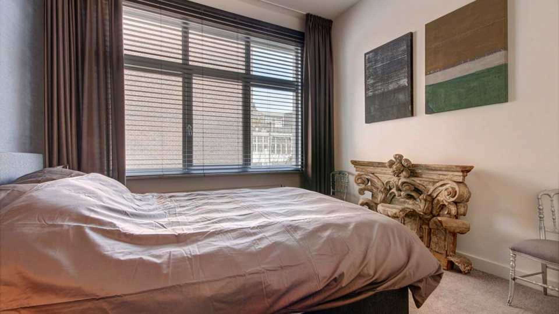 Binnenkijken in het nieuwe appartement van Gordon. Zie foto's 13