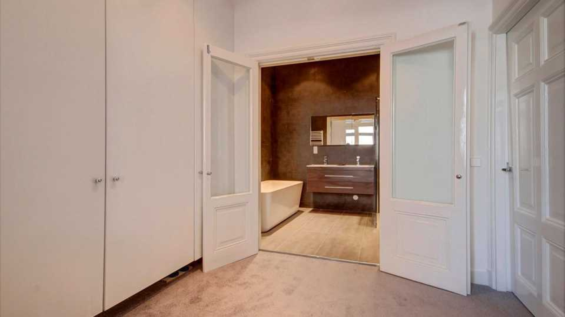 Binnenkijken in het nieuwe appartement van Gordon. Zie foto's 15
