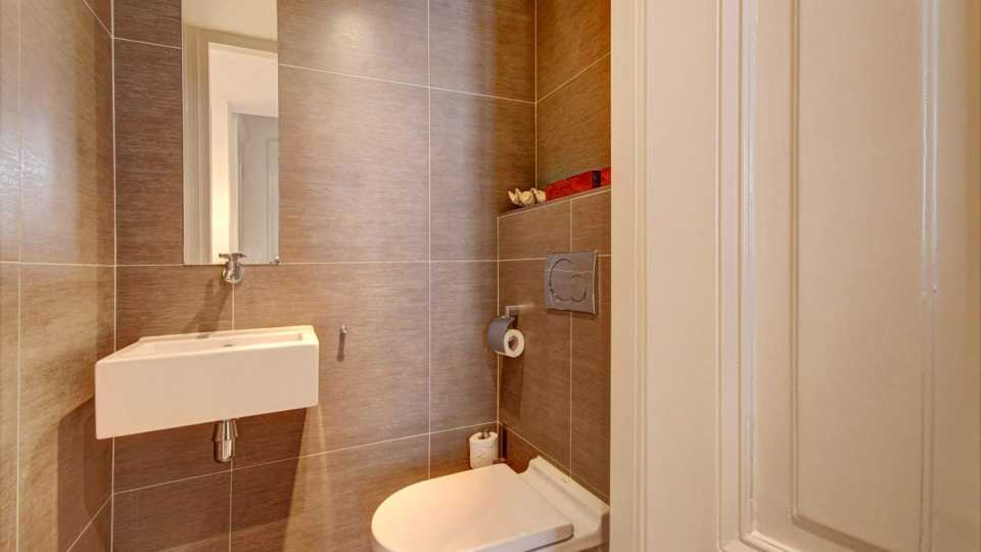 Binnenkijken in het nieuwe appartement van Gordon. Zie foto's 17