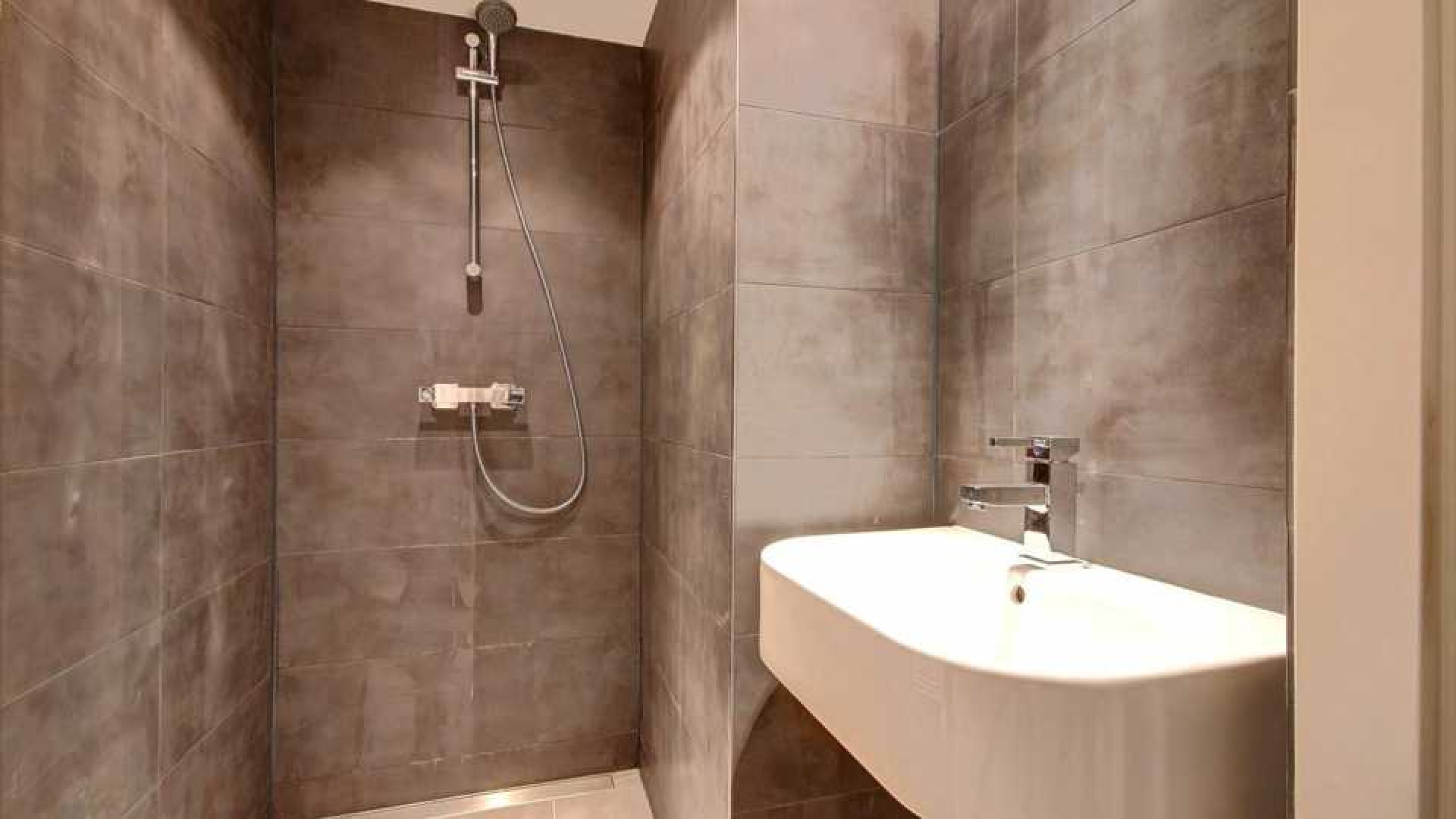 Binnenkijken in het nieuwe appartement van Gordon. Zie foto's 18