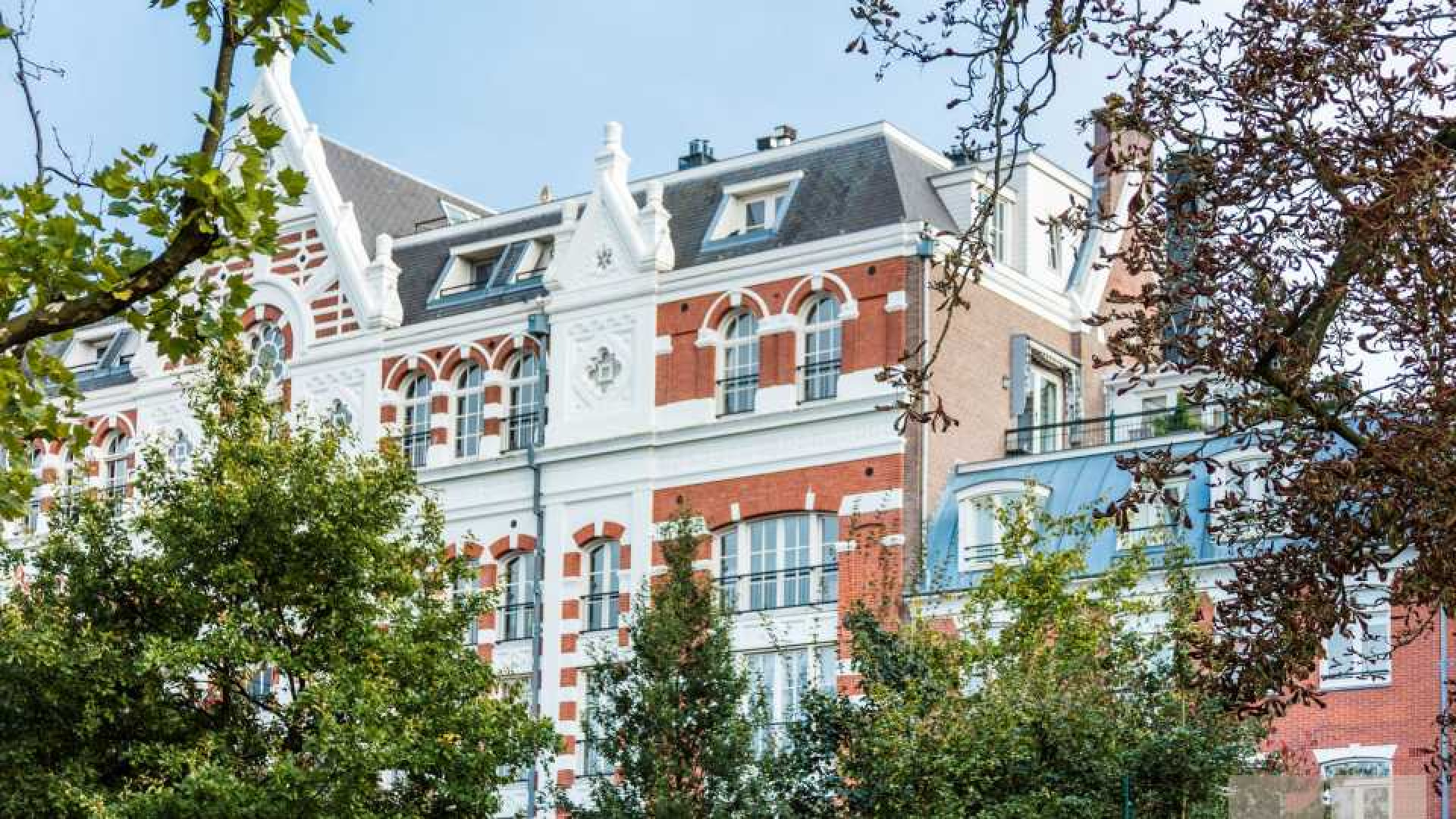 Estelle Cruijff koopt miljoenenappartement met eigen geld. Zie foto's 1