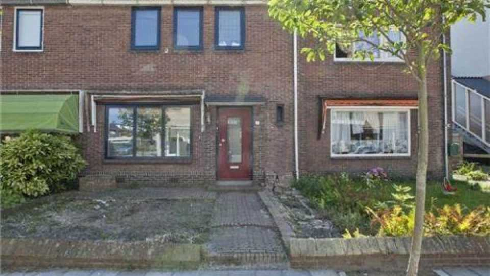 Jan Reus, ex van Sonja Bakker, huurt dit huis in de Bollenstreek. Zie foto's 1