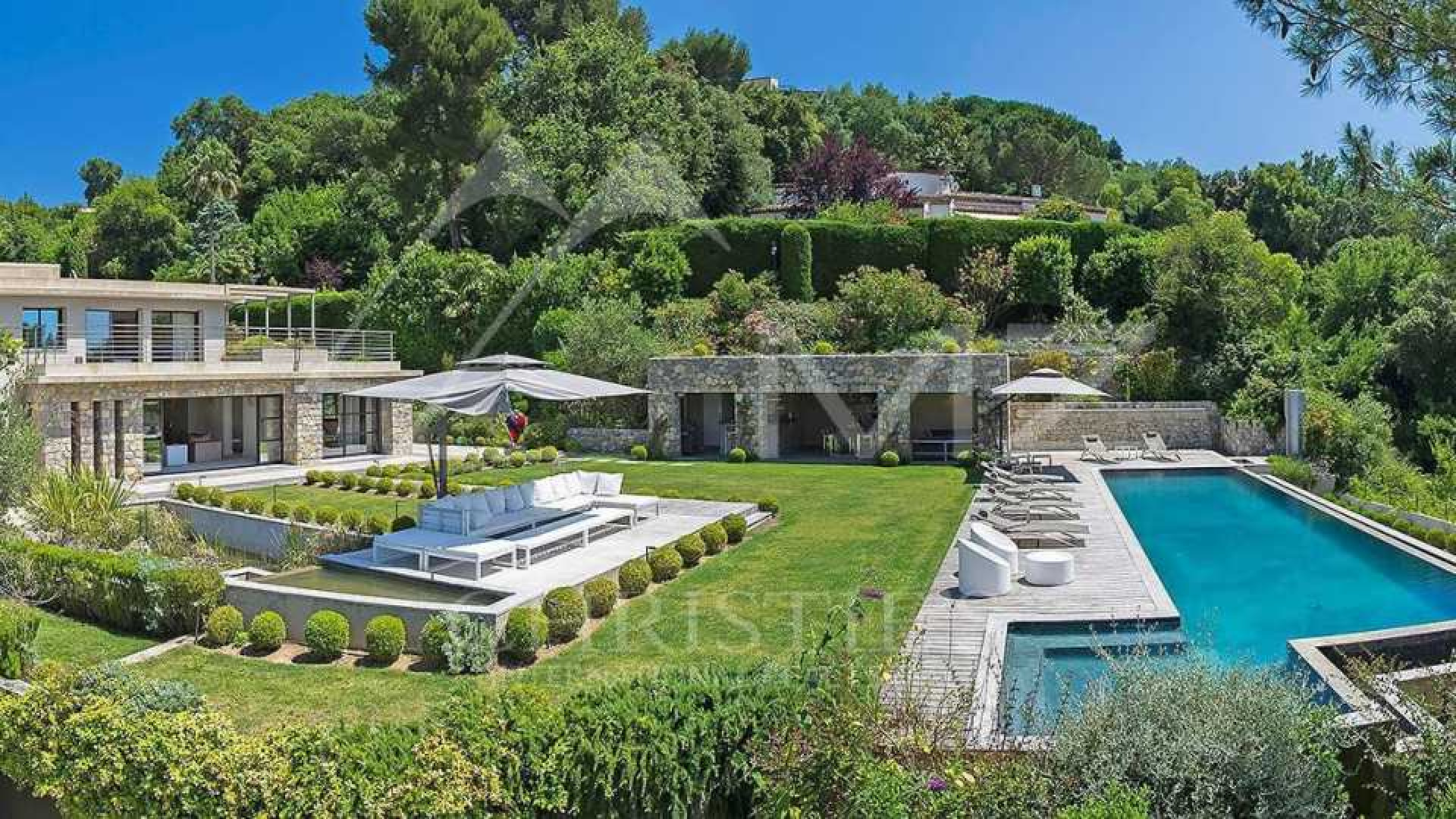 Zo wonen Wesley en Yolanthe aan de Cote d'Azur in Zuid Frankrijk. Zie foto's 1