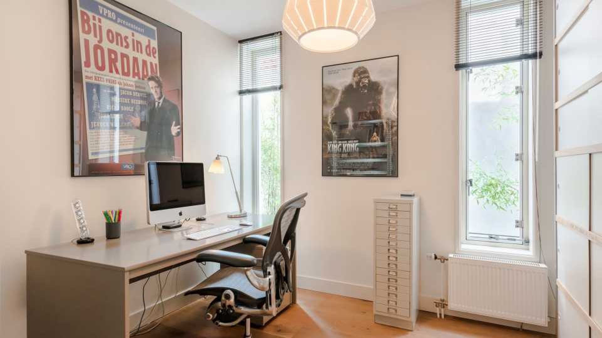 Ex Jiskefet acteur Kees Prins verkoopt zijn Amsterdamse huis met meer dan 1 miljoen euro winst! Zie foto's