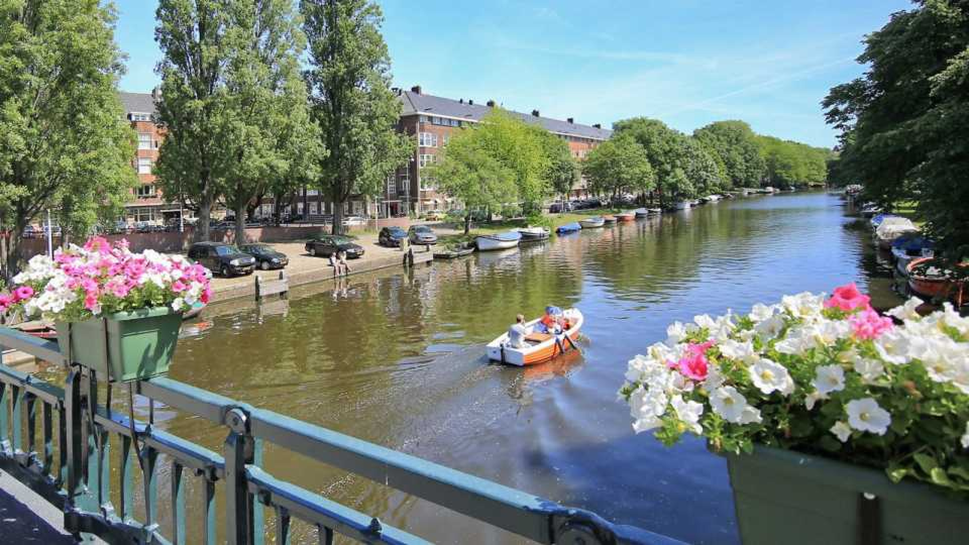 Ron Brandsteder koopt luxe appartement naast zoon Rick. Zie foto's 23